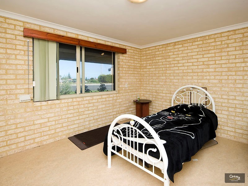 66 Whitfield Drive, Two Rocks WA 6037