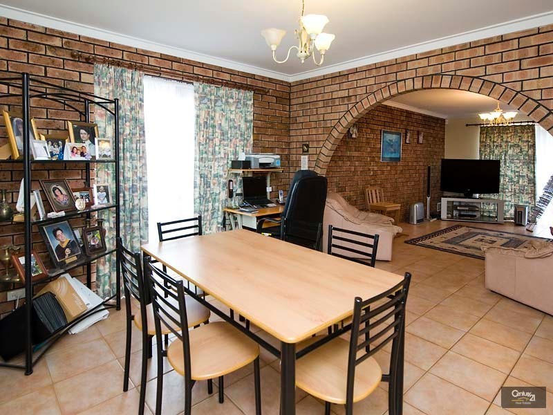 2/23 Springvale Drive, Warwick WA 6024