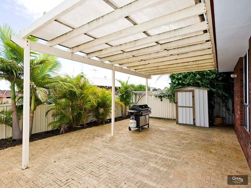 2/23 Springvale Drive, Warwick WA 6024