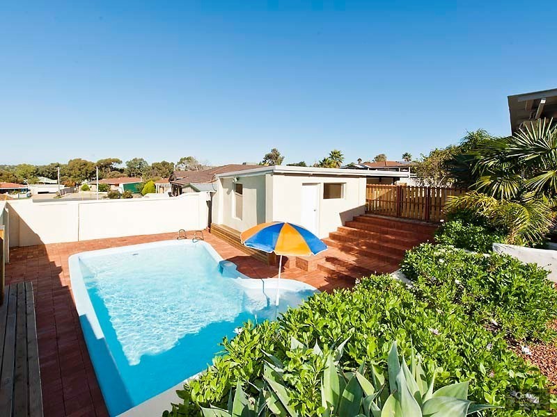 1 Theba Court, Heathridge WA 6027