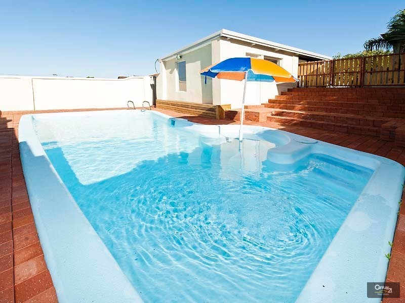 1 Theba Court, Heathridge WA 6027