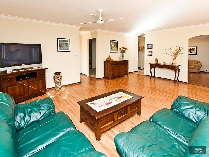 19 Leichhardt Avenue, Padbury WA 6025