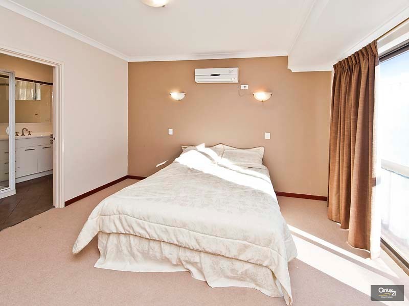 19 Leichhardt Avenue, Padbury WA 6025