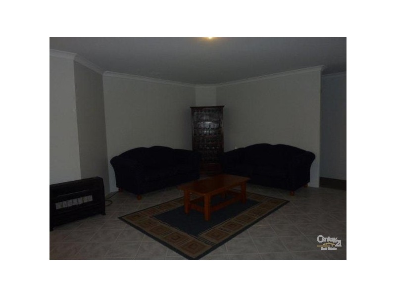 28 Strathalbyn Loop, Carramar WA 6031