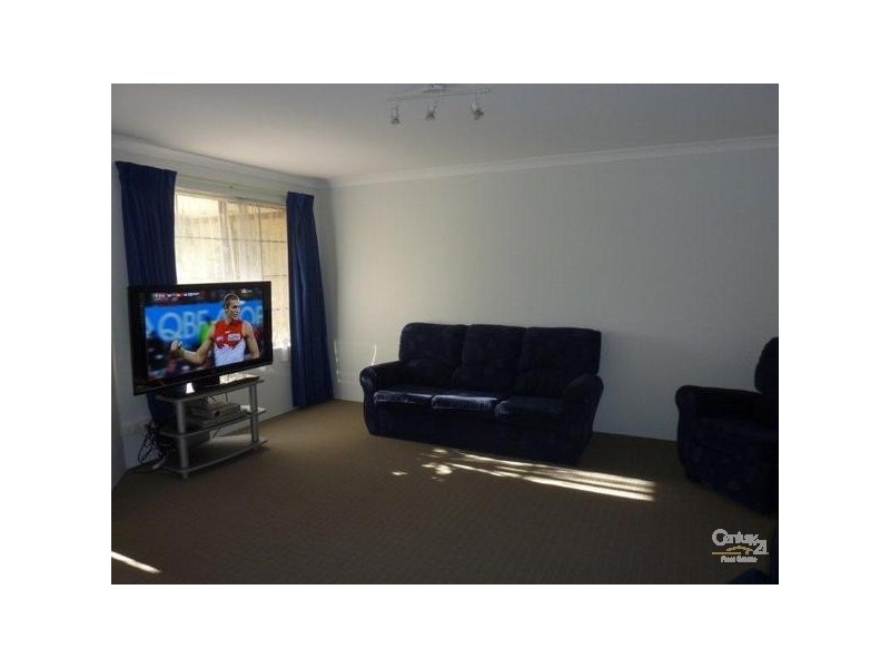 28 Strathalbyn Loop, Carramar WA 6031