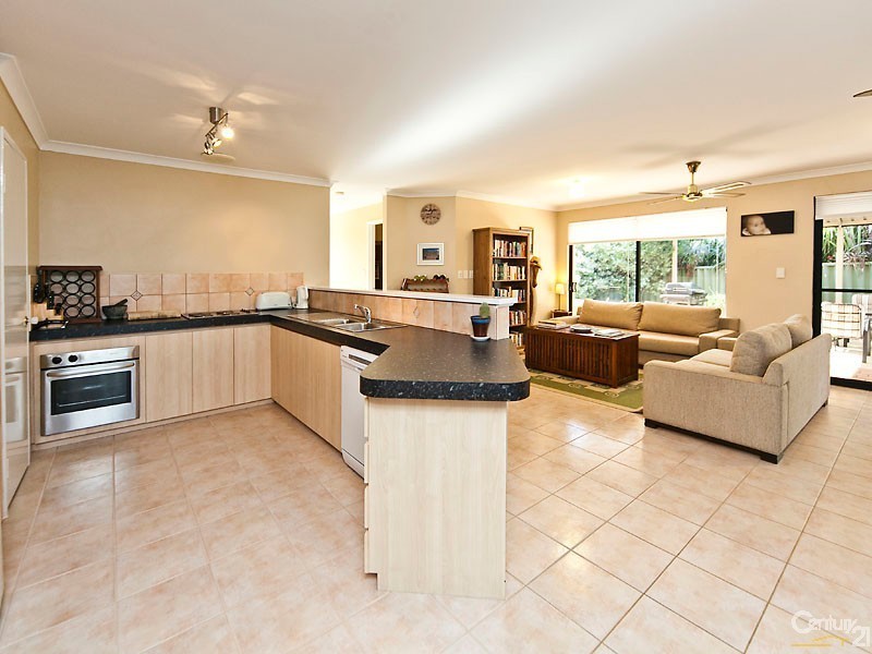 9 Namoi Turn, Merriwa WA 6030