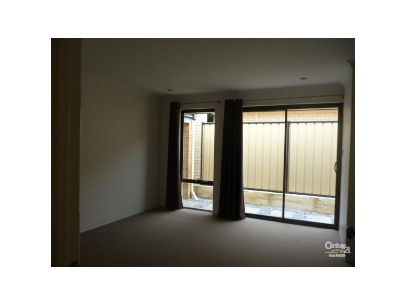 2 Smeaton Lane, Carramar WA 6031