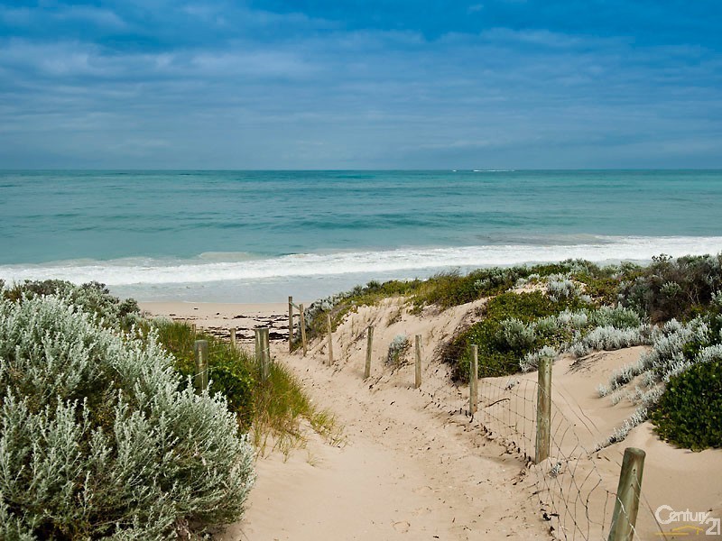 9 Moonlighter Way, Yanchep WA 6035