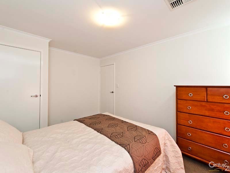 22 Liriope Parkway, Sinagra WA 6065