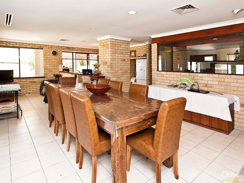 8 Rainbow View, Ocean Reef WA 6027