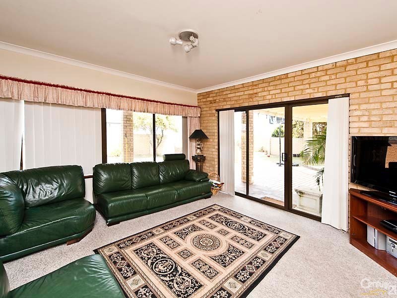 8 Rainbow View, Ocean Reef WA 6027
