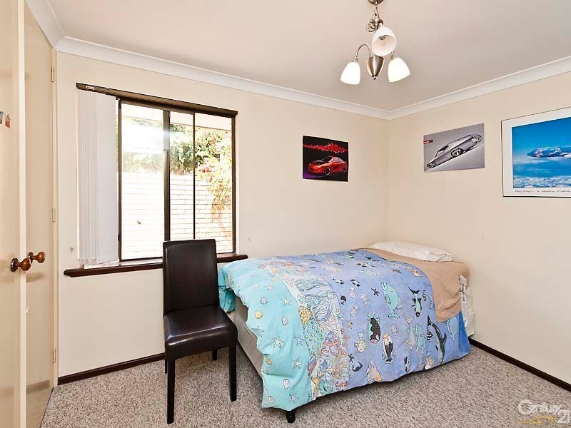 8 Rainbow View, Ocean Reef WA 6027