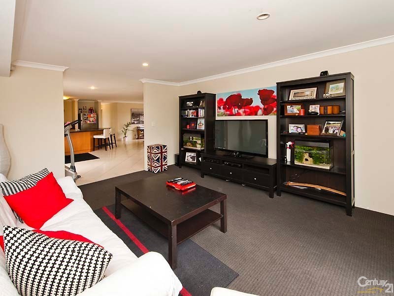 9 Strathmore Parkway, Ellenbrook WA 6069