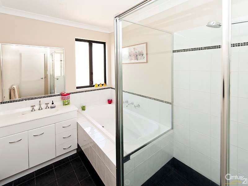 9 Strathmore Parkway, Ellenbrook WA 6069