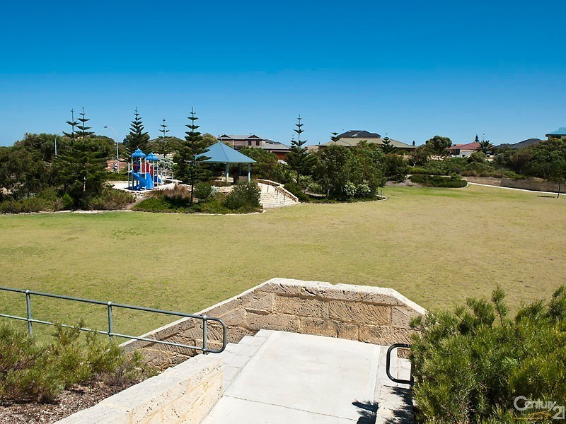 5 Moonlighter Way, Yanchep WA 6035