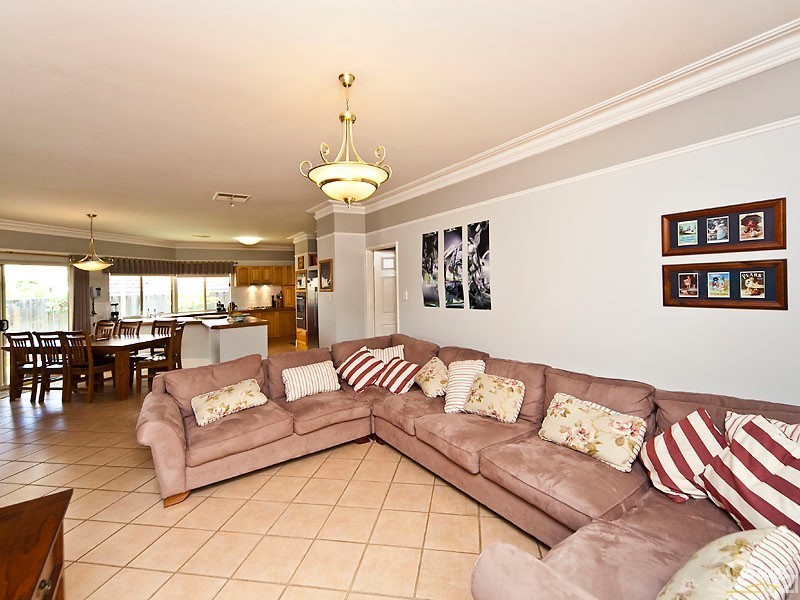 3 Tyneside Grove, Currambine WA 6028