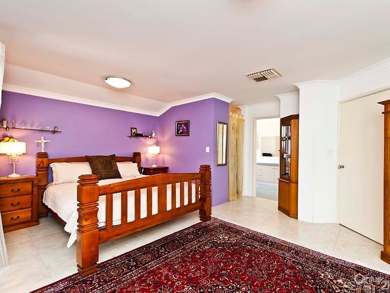 25 Allanbi Circle, Carramar WA 6031