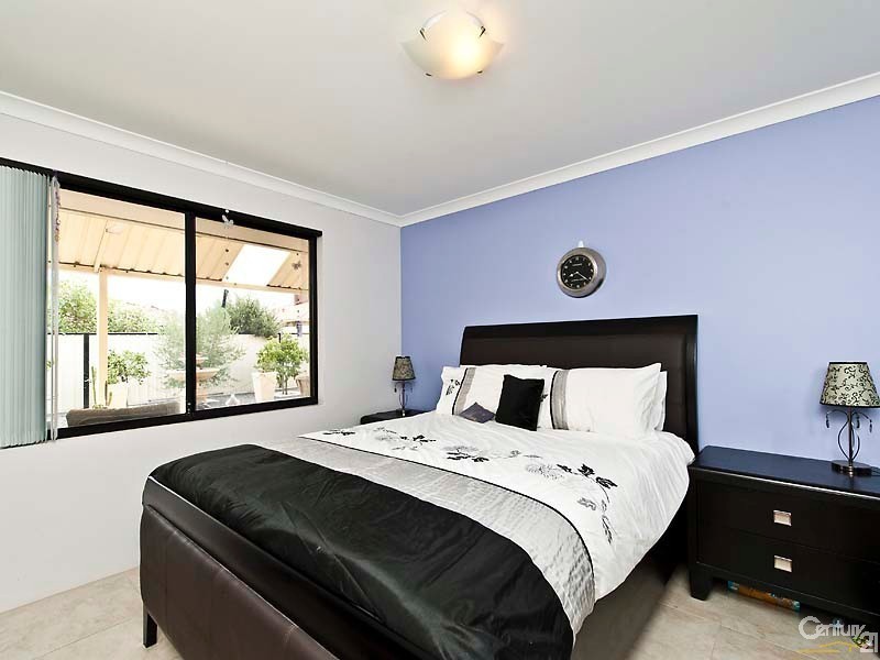 25 Allanbi Circle, Carramar WA 6031