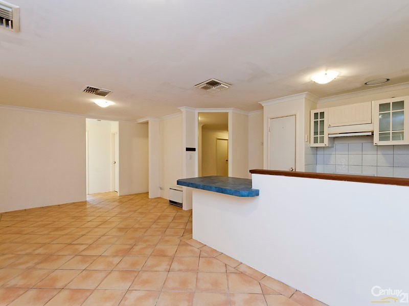 6 Bianchi Place, Alexander Heights WA 6064