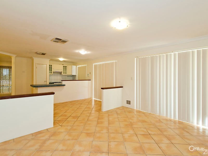 6 Bianchi Place, Alexander Heights WA 6064