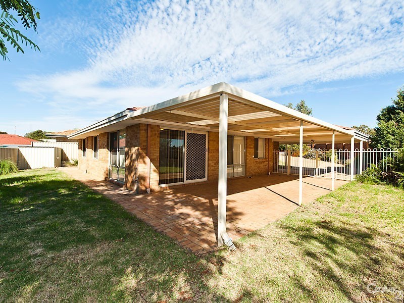 6 Bianchi Place, Alexander Heights WA 6064