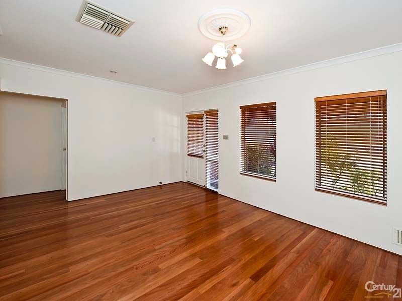 70 Carwoola Circle, Carramar WA 6031