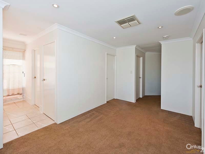 70 Carwoola Circle, Carramar WA 6031
