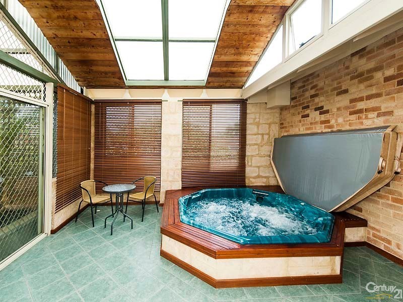 8 Claire Cove, Joondalup WA 6027