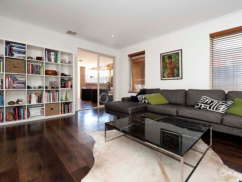 34 Simmonds Pass, Ellenbrook WA 6069
