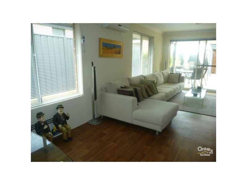 39 Splendens Av, Banksia Grove WA 6031