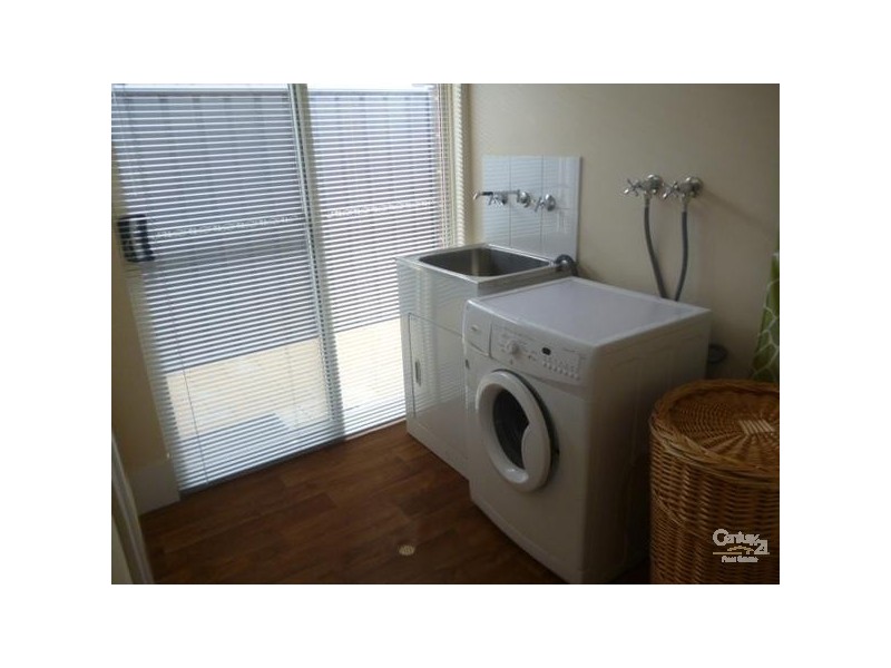 39 Splendens Av, Banksia Grove WA 6031