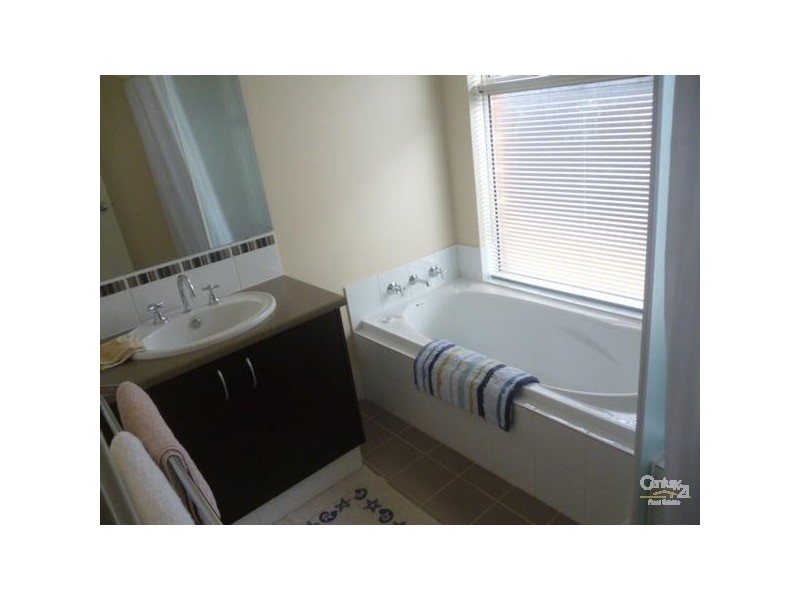 39 Splendens Av, Banksia Grove WA 6031