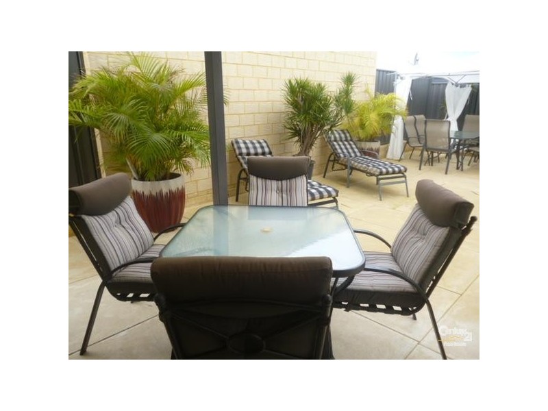 39 Splendens Av, Banksia Grove WA 6031