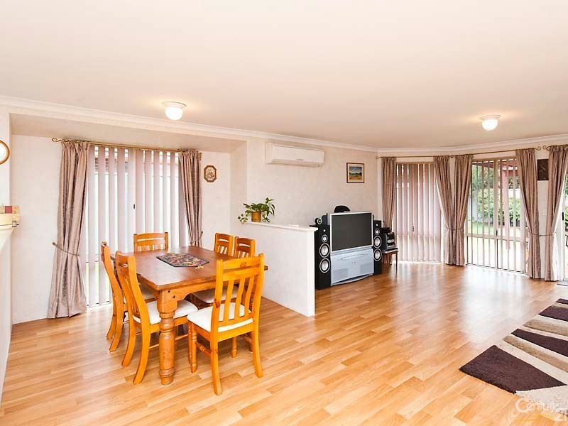 11 Jandabup Close, Sinagra WA 6065