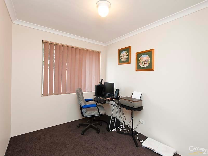 11 Jandabup Close, Sinagra WA 6065