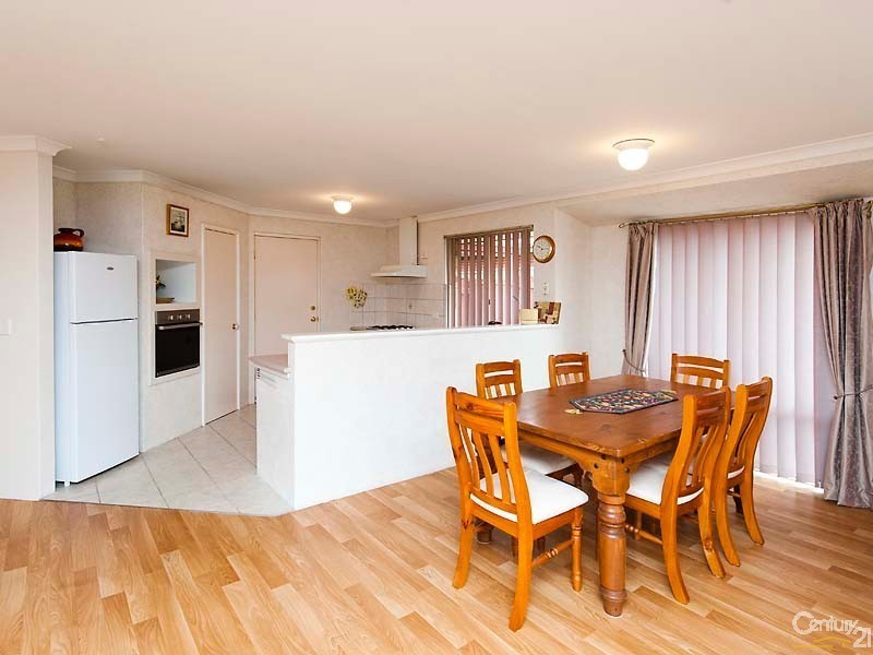 11 Jandabup Close, Sinagra WA 6065