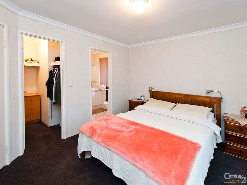 11 Jandabup Close, Sinagra WA 6065