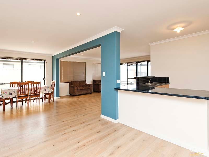 39 Abbey Green Rd, Banksia Grove WA 6031