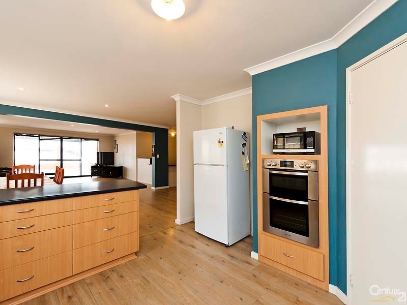 39 Abbey Green Rd, Banksia Grove WA 6031