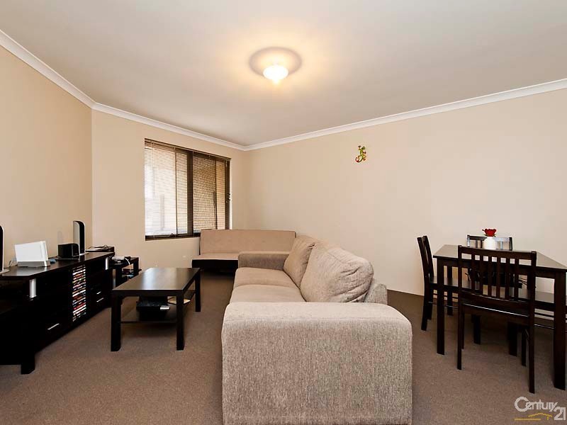 39 Abbey Green Rd, Banksia Grove WA 6031
