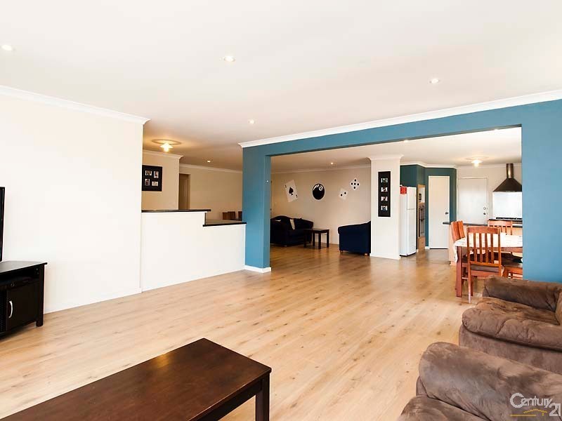 39 Abbey Green Rd, Banksia Grove WA 6031