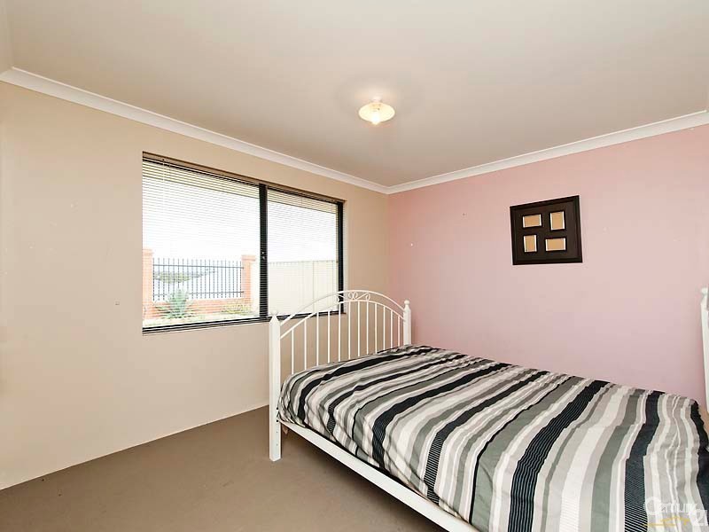 39 Abbey Green Rd, Banksia Grove WA 6031