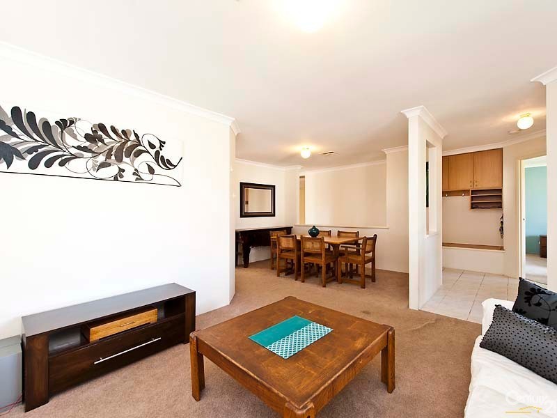 17 Sherlock Rise, Carramar WA 6031