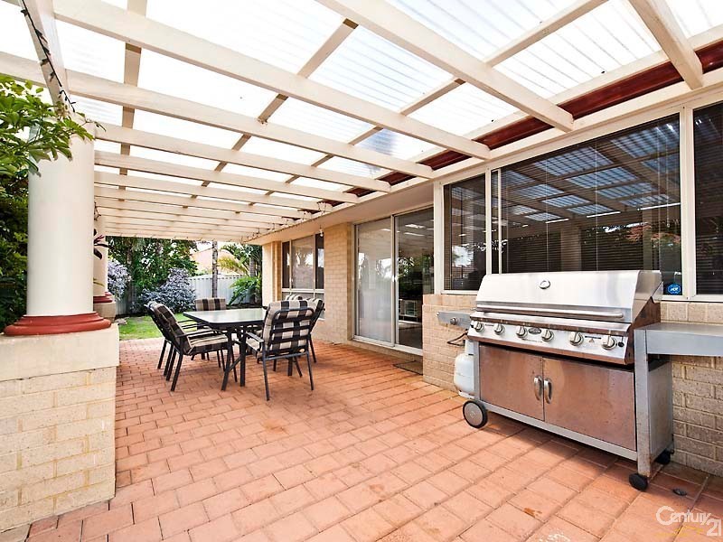 17 Sherlock Rise, Carramar WA 6031