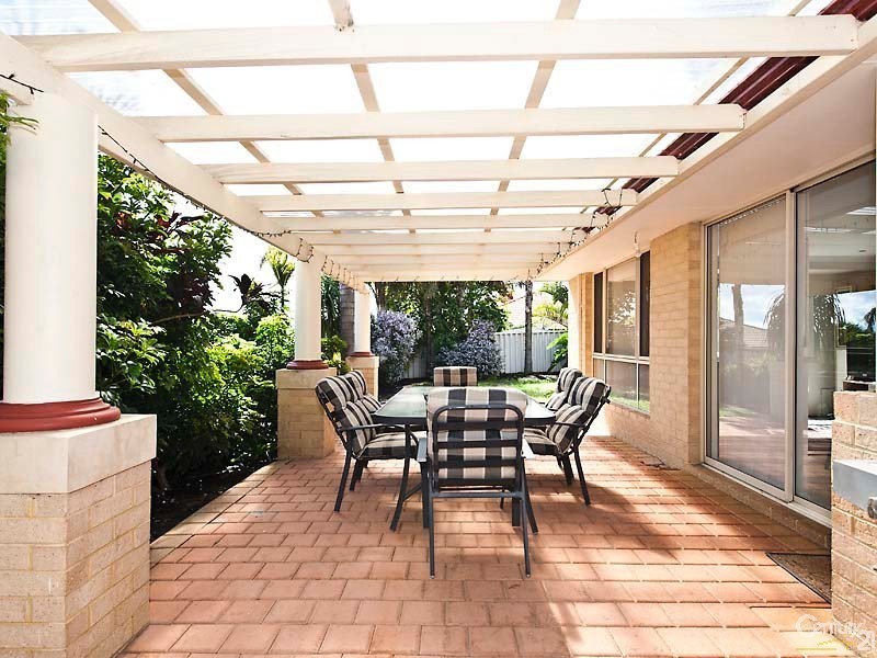 17 Sherlock Rise, Carramar WA 6031