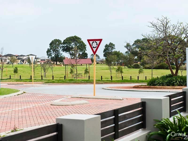 1 Oslo Street, Hocking WA 6065