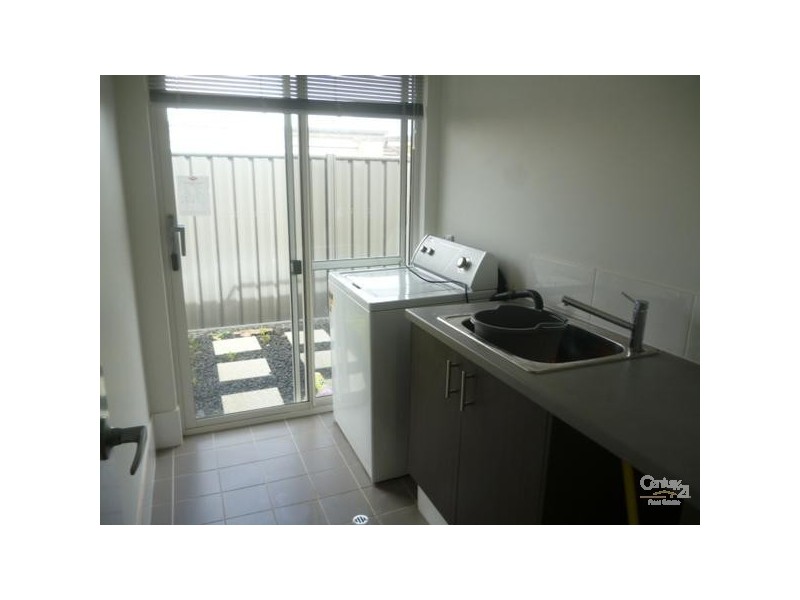 6 Bahama Way, Banksia Grove WA 6031