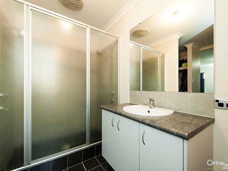 5 Cyandra Loop, Banksia Grove WA 6031