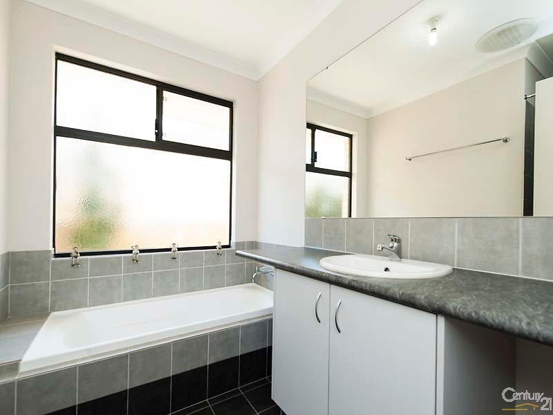 5 Cyandra Loop, Banksia Grove WA 6031