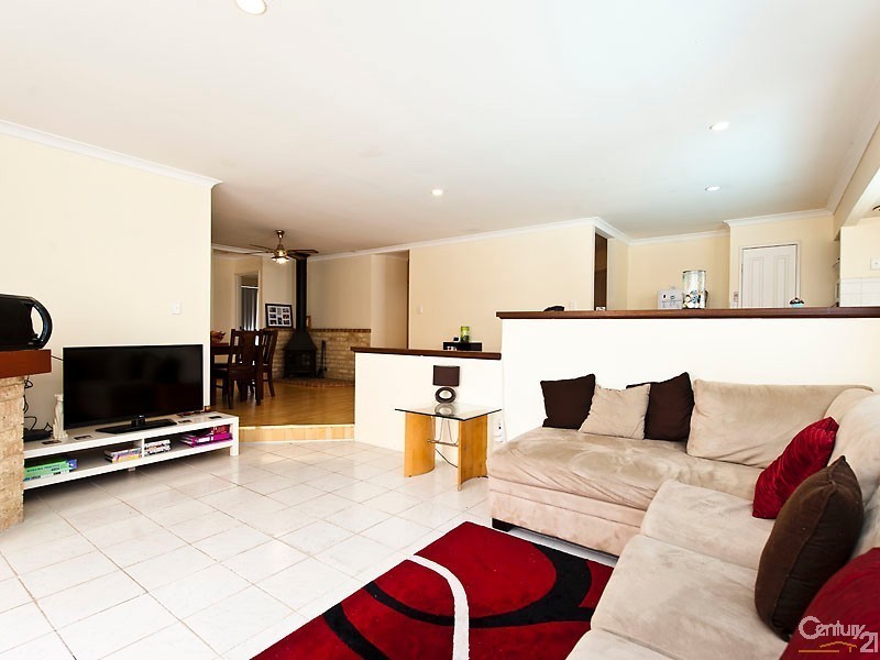 4 Lady Evelyn Retreat, Joondalup WA 6027